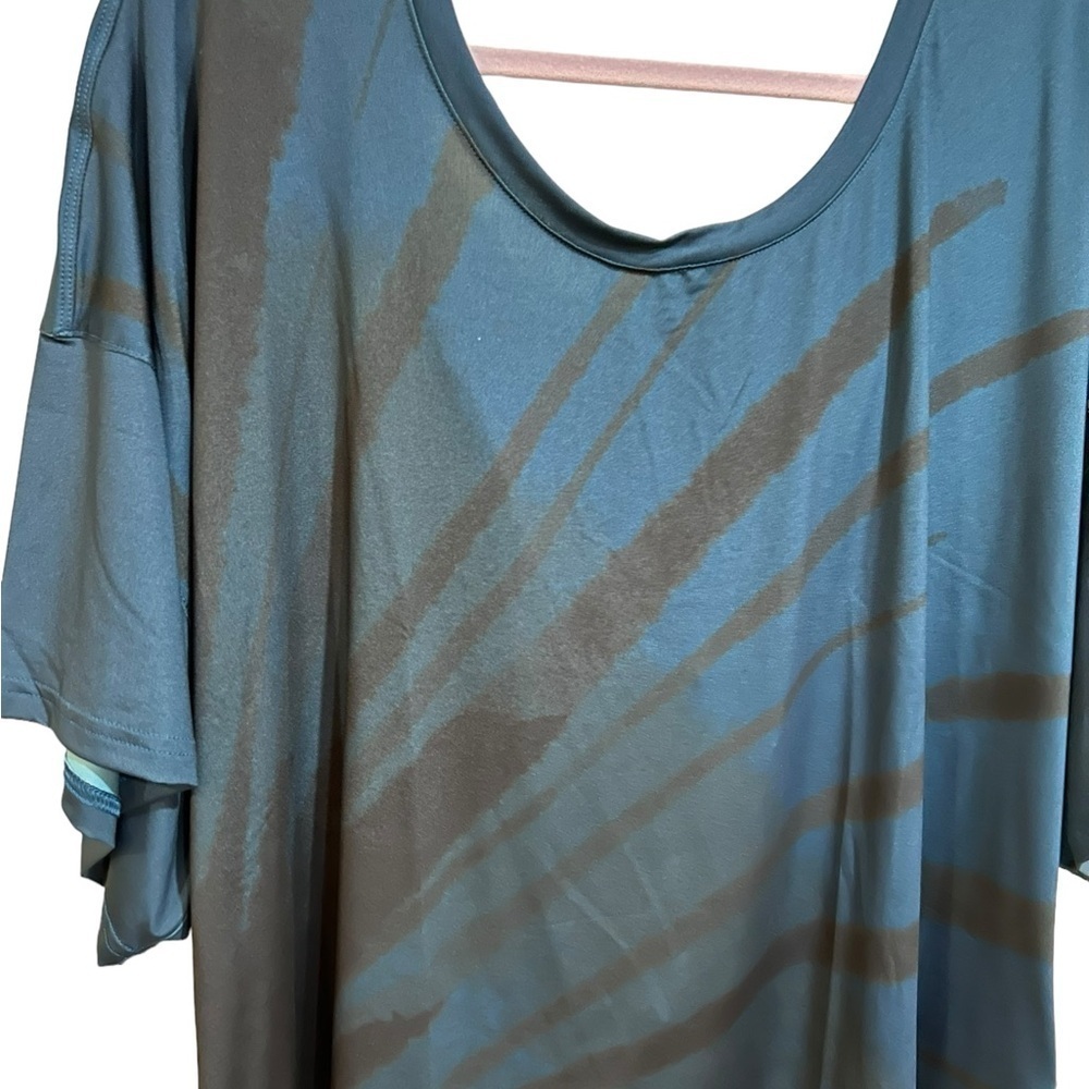 Adidas and Honore collab training tee women’s size 2X NWT - Picture 2 of 8